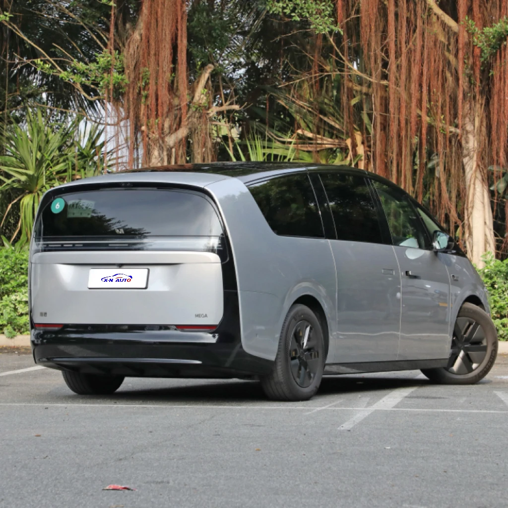 LI Auto MEGA 2024 Electric Luxury MPV 7-Seater New Energy Car 710KM Long Range Chinese Famous Brand-Lixiang Mega Electric Car