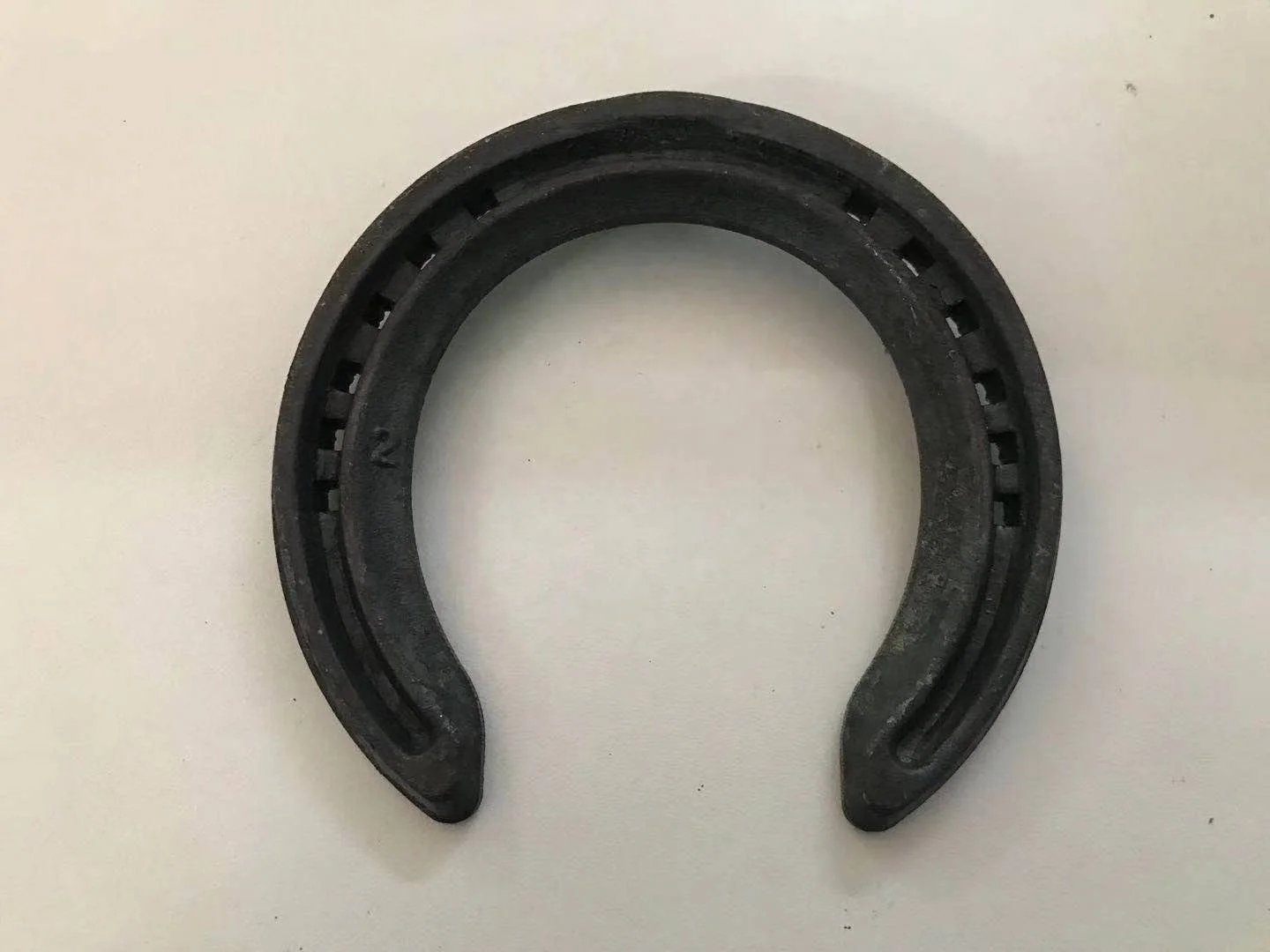 Customized Chinese Factory Supply High Quantity  Aluminum Horseshoes and  horse shoes  nail