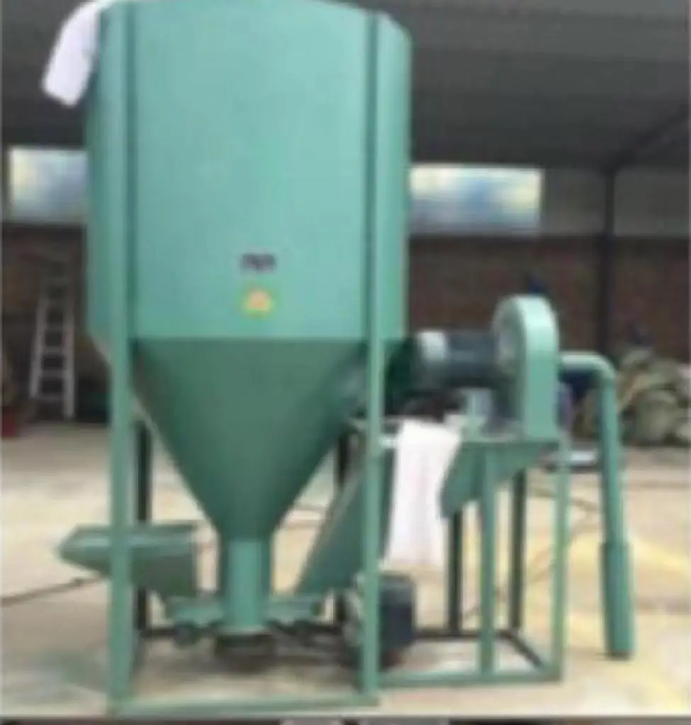Automatic feed pulverizing and mixing machine hammer type pulverizing material