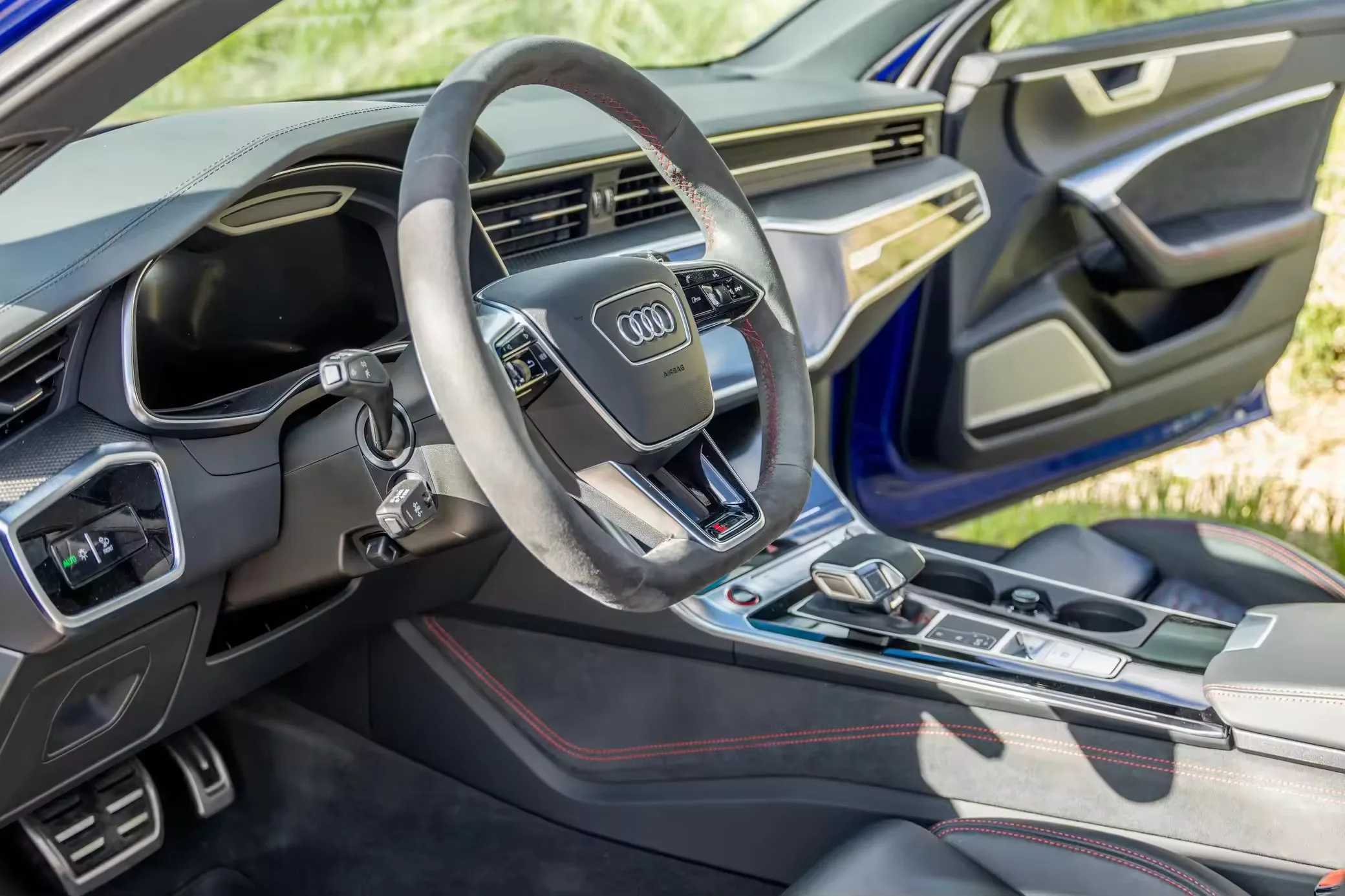 2022 Audi RS6 Avant Twin-Turbo V8 AWD Highly Equipped, RHD/LHD