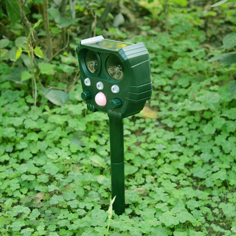 Outdoor Farm Garden Wild Dog Raccoon Deer Solar Animal Repellent Ultrasonic Repeller