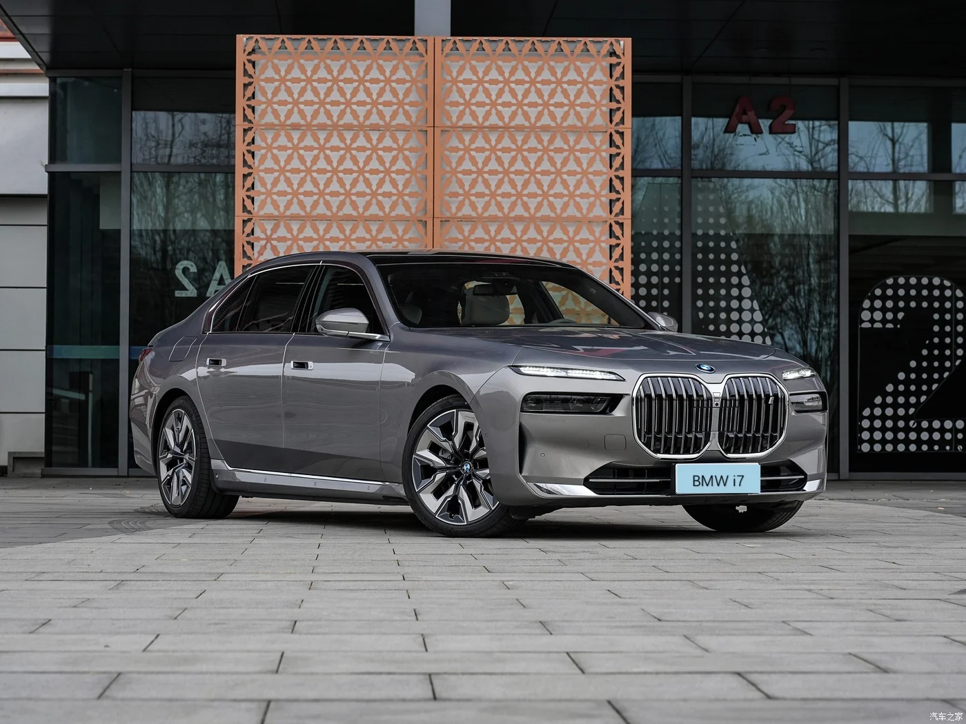 Лидер продаж 2024 роскошный электромобиль BMW i7 XDrive60L высокопроизводительный 4WD 335 кВт Чистая электрическая Новая энергия Подержанный автомобиль для