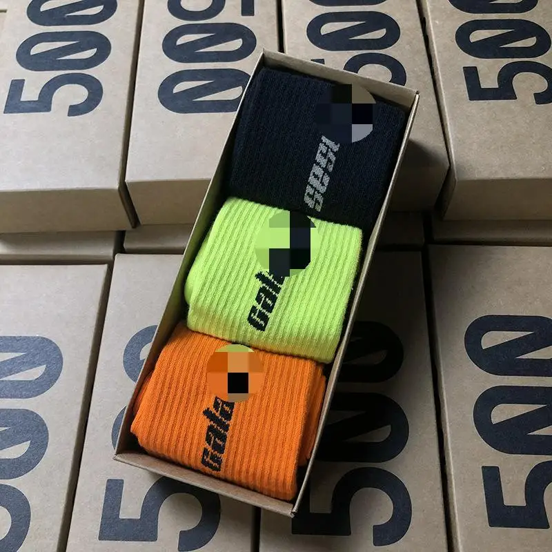 Soks Yezzy Tides Pantoufl Sludes Sport Slides Top Yzy Sneakers Kanye 700 Calabsases Box 500 350 v3 V2 Yeezy Socks For