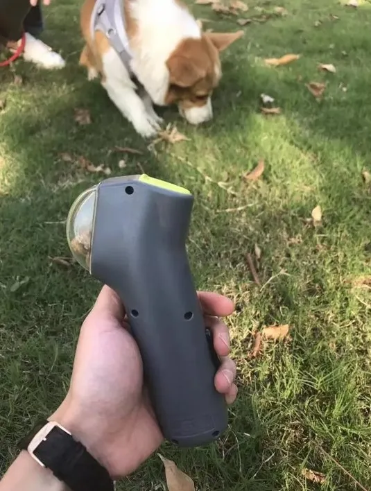 Pet Treat Launcher Training Dog Food Catapult Auto Pets Food Thrower Puppy Snacks Feeder