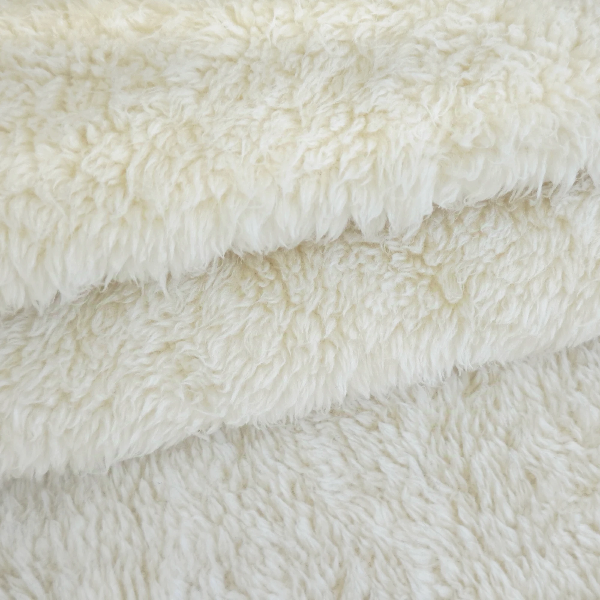 Moisture-Absorbent Soft Skin Touch 220gsm 100% Polyester Double Side Plush Coral Fleece Fabric For Blankets