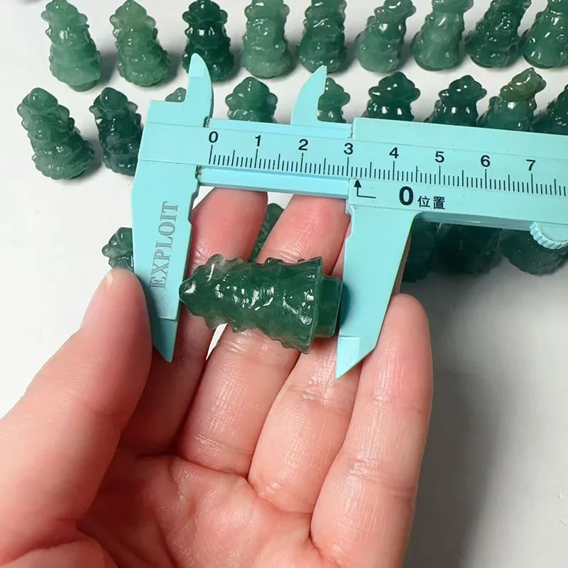Wholesale Mini Crystal Healing Stone Carvings Natural Hand Carved Green Aventurine Crystal Christmas Tree For Christmas Gift
