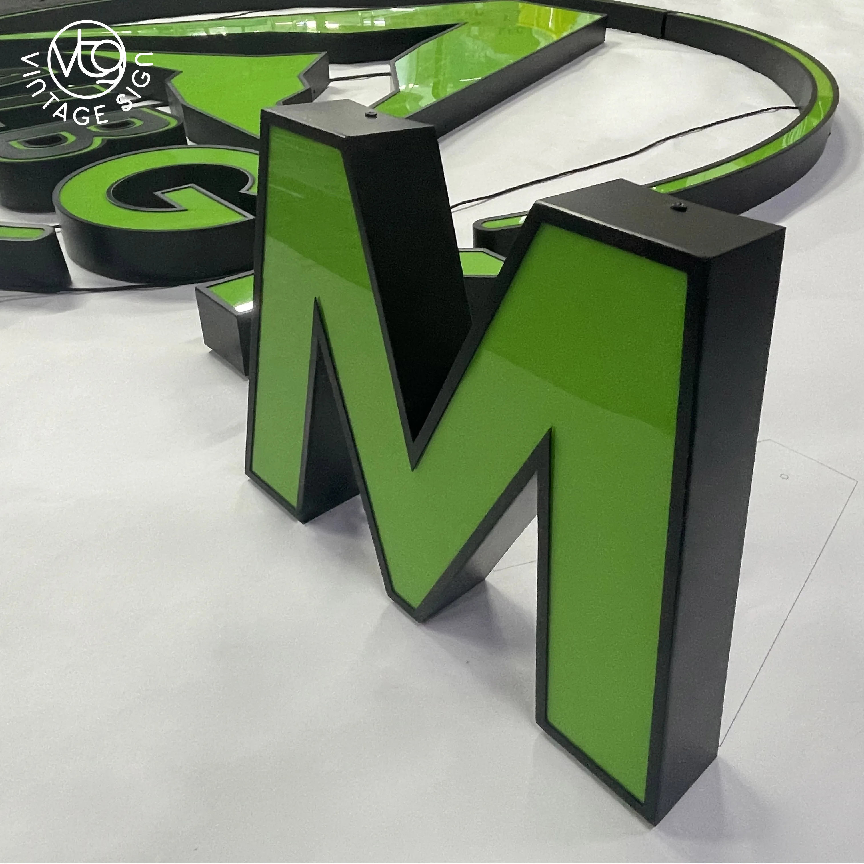 Customized Signs Store Advertising Front Lit Illuminated Channel Letter Outdoor Custom Light Up Sign For Wholesale