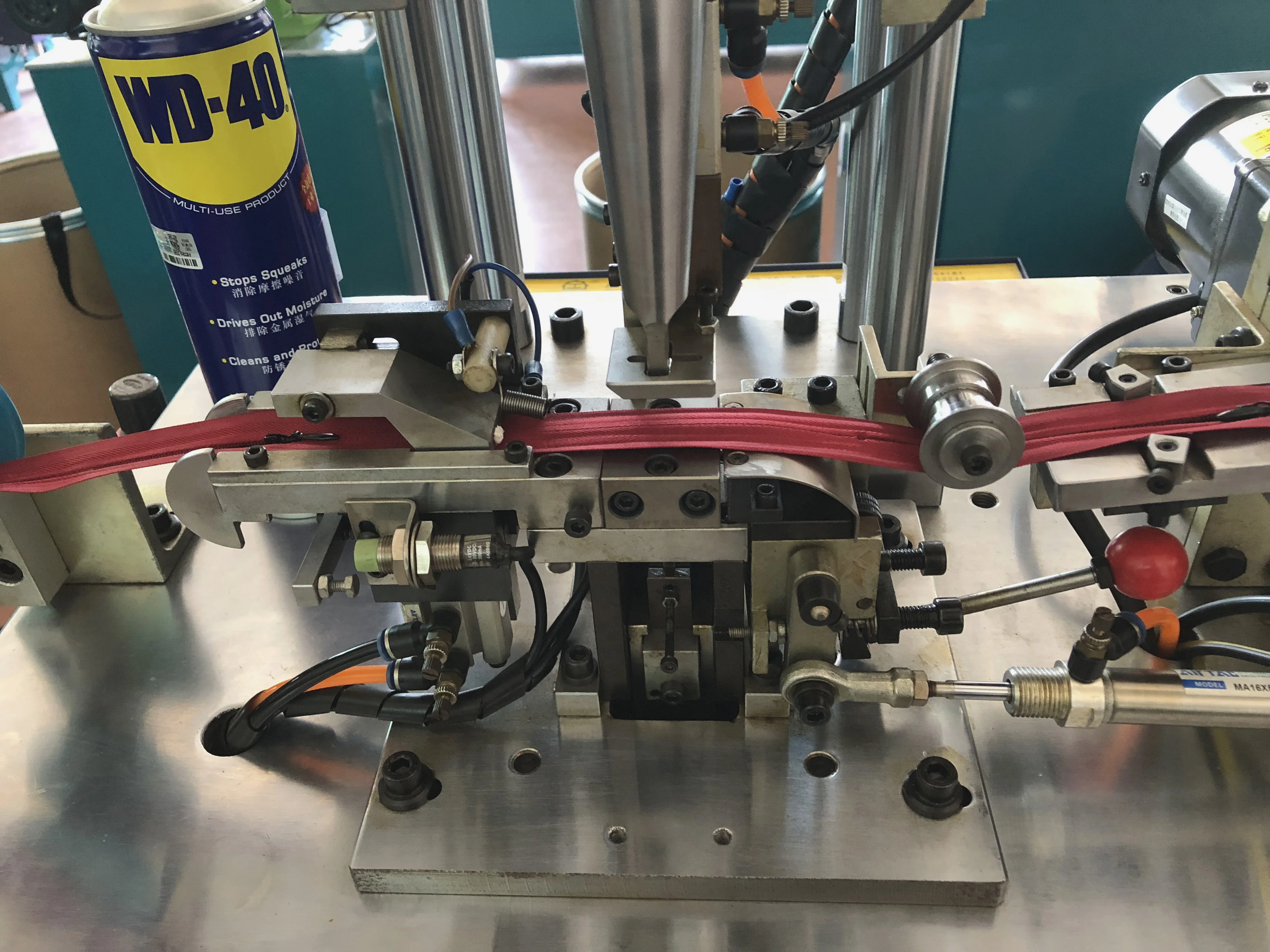 Auto Invisible Zipper Manufacturing Machine for zipper top stop