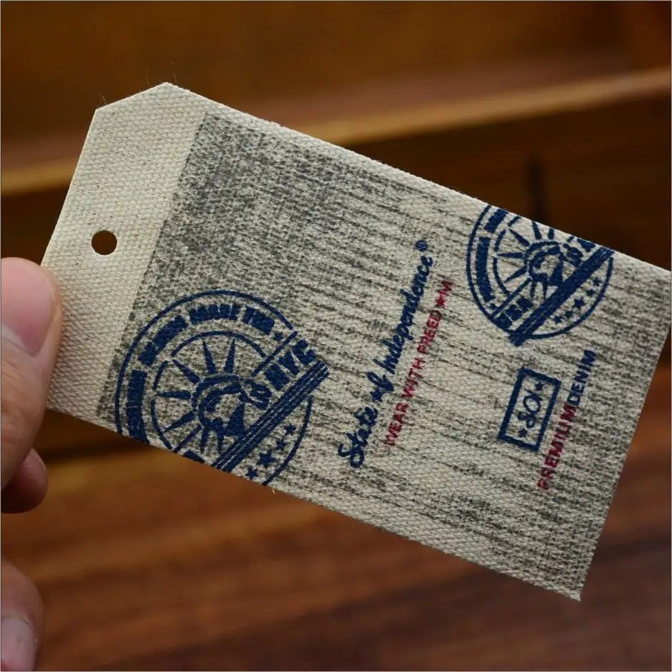 Wholesale Custom Printed Garment Labels Retro Distressed Brown Kraft Paper Swing Hangtags Barcode Designer Apparel Hang