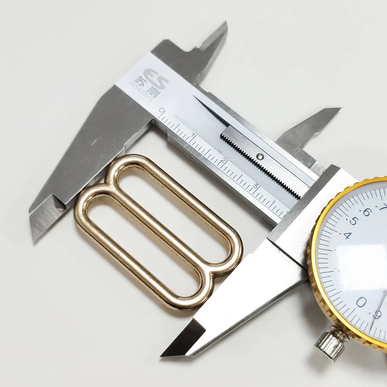 32mm Guangdong Hardware Fittings Light Gold Color Metal Adjustable Buckle for Students Schoolbag