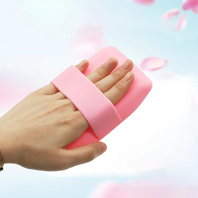 New design portable beauty cleaning tool makeup brush cleaning pad silicone makeup cleaner with hanger reusable
