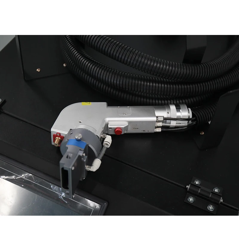 High Power 3000 watts Laser Cleaning Machine For Metal Oil Paint Rust Removal Laser Cleaner