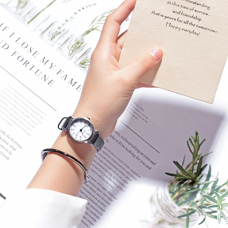 
New Korean version of simple fresh and versatile temperament red thin strap waterproof student female quartz watch 