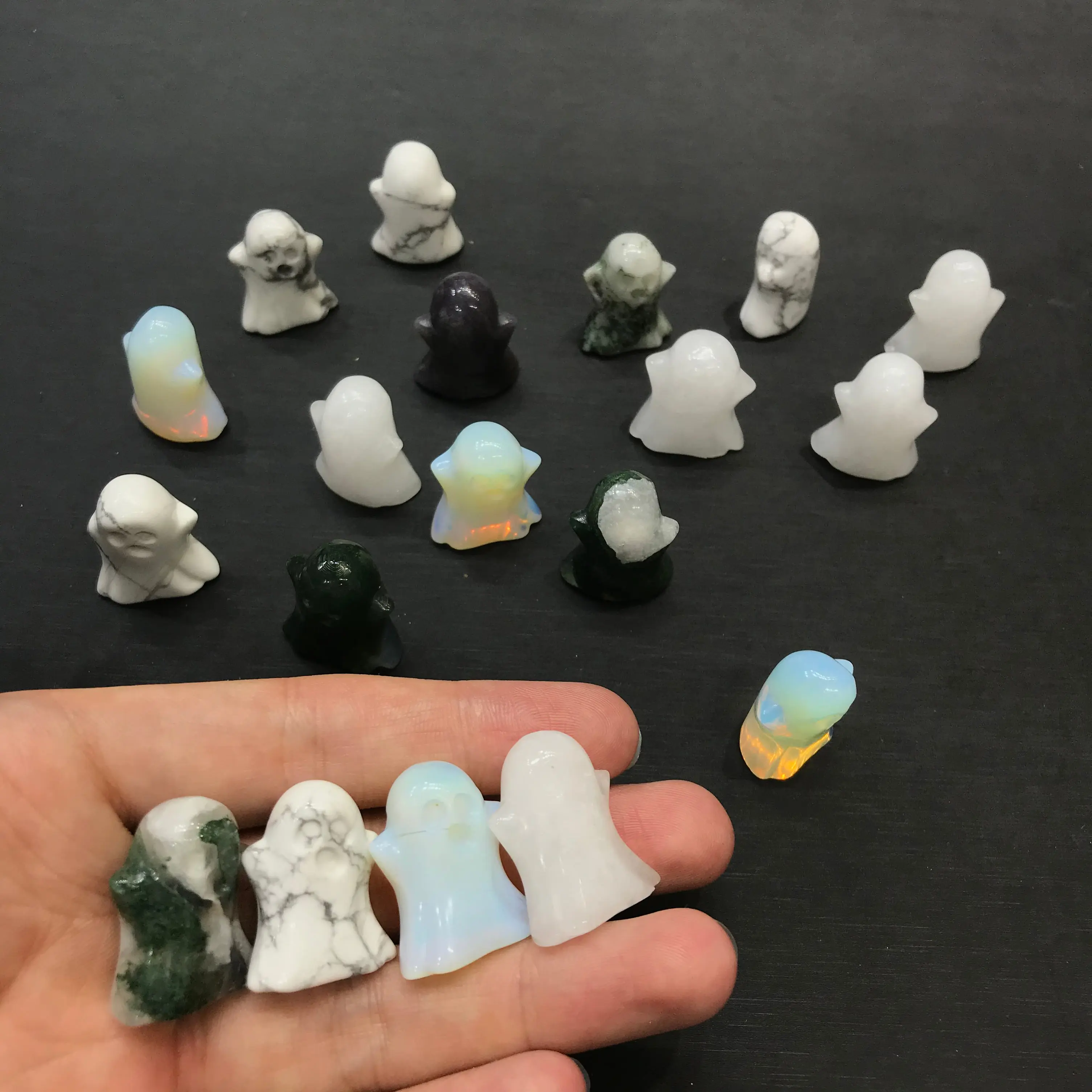 Natural High Quality Mini Moss Agate Clear Quartz Howlite Opalite Crystals Halloween Ghost For Pendant Decoration