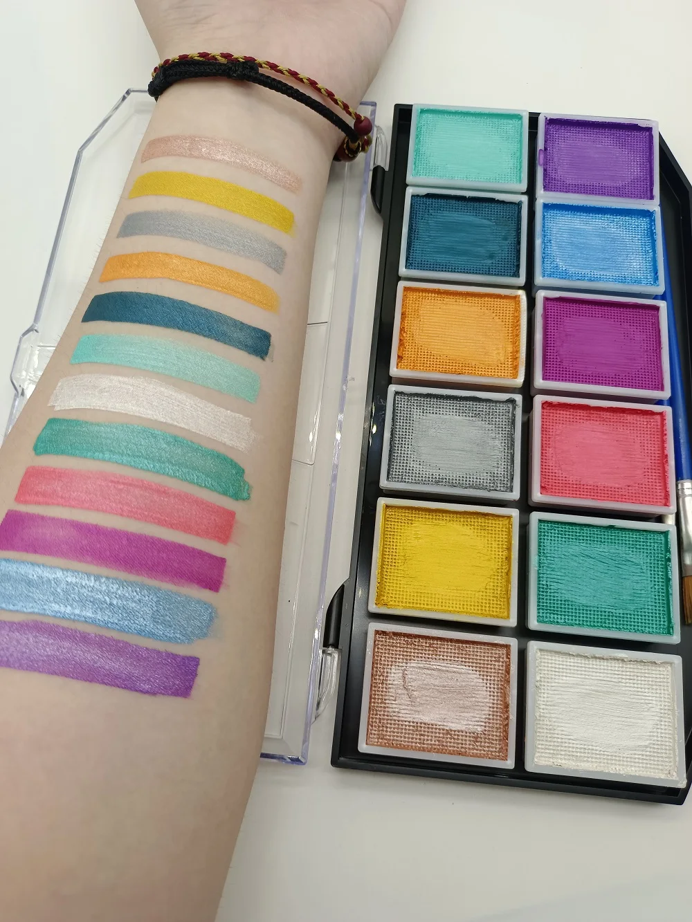 Professional wholesale cosmetic water activated makeup brush set rainbow color fluorescent body paint