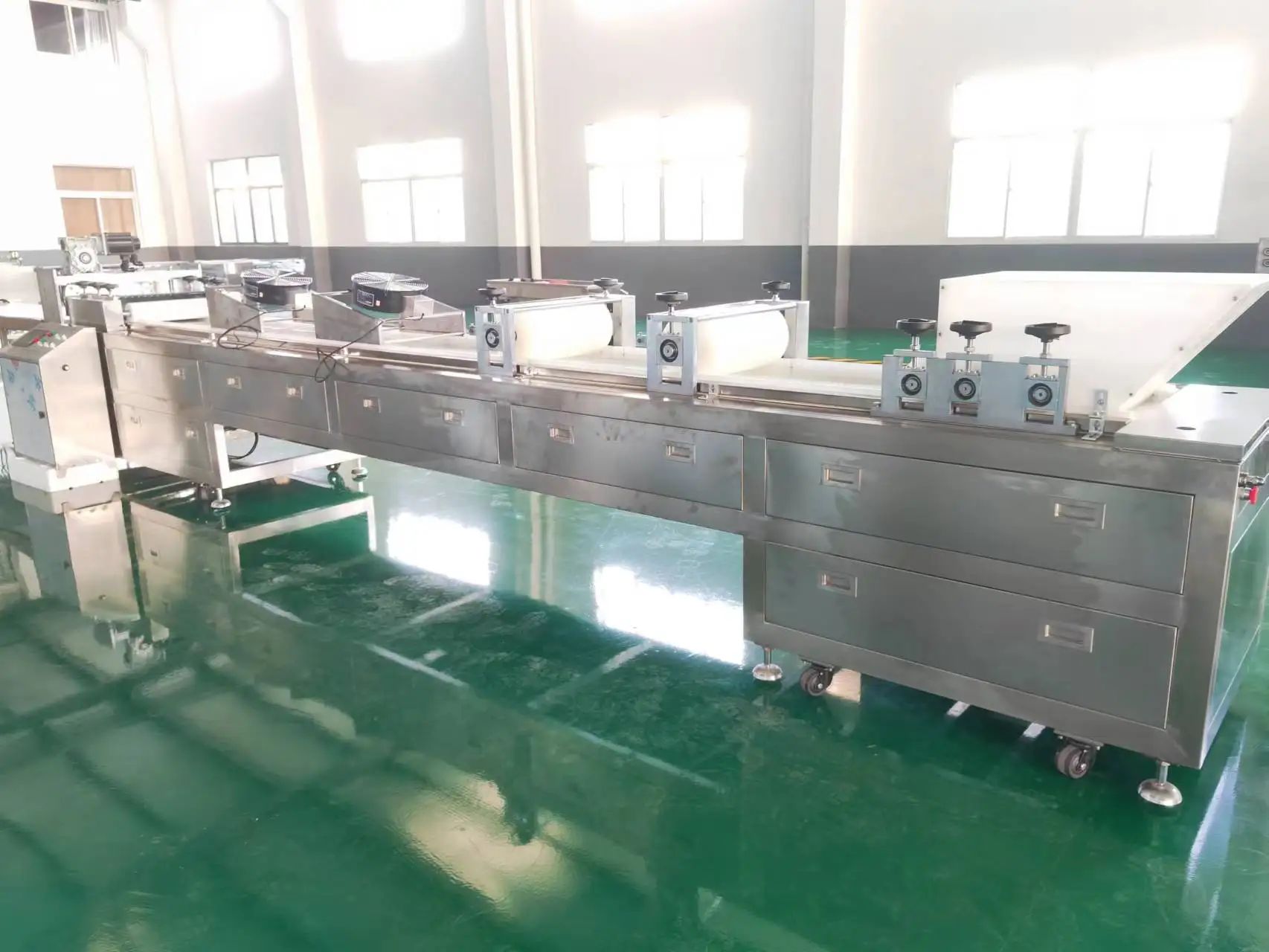 Automatic Energy Bar Processing Line/Puffed Rice Cake Forming Machine