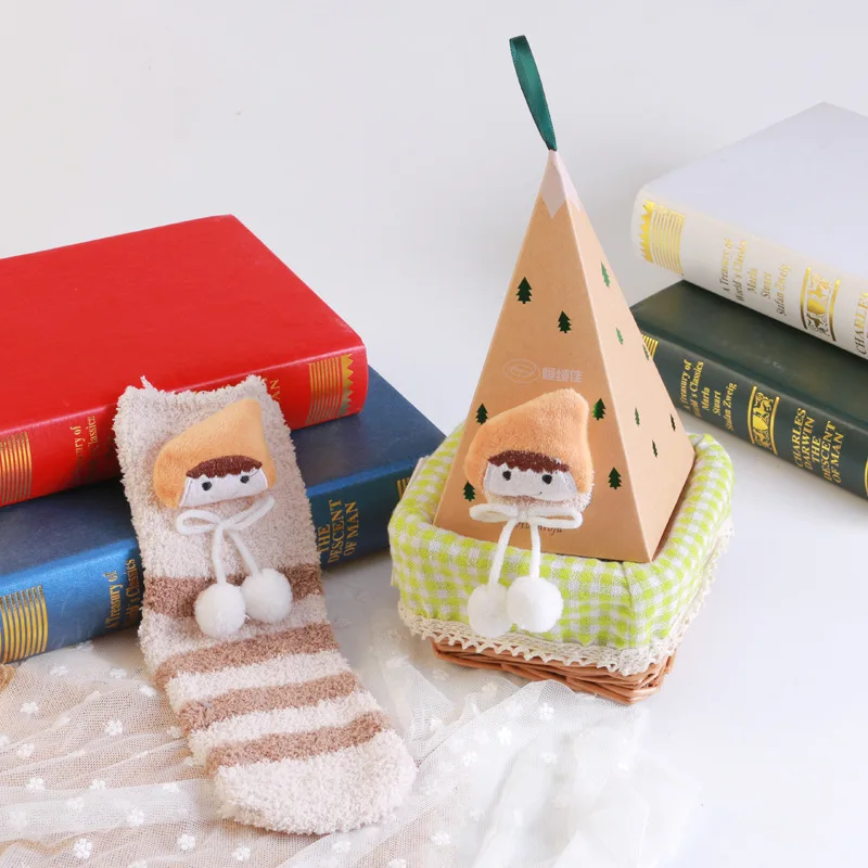 Cmax Wholesale Women Christmas Gift Sock Fuzzy Fluffy Warm Socks Polyester Cosy Slipper Socks