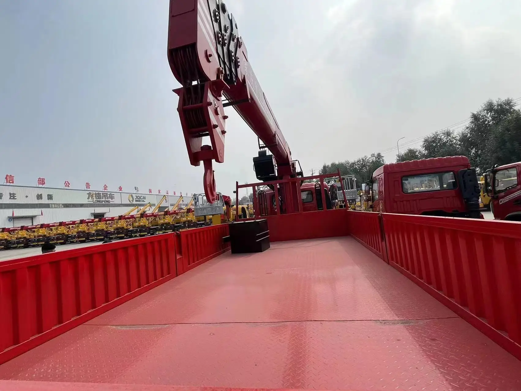 Hydraulic Folding Truck Crane 3 Ton Lift Truck Crane with 5 Section Booms Arm