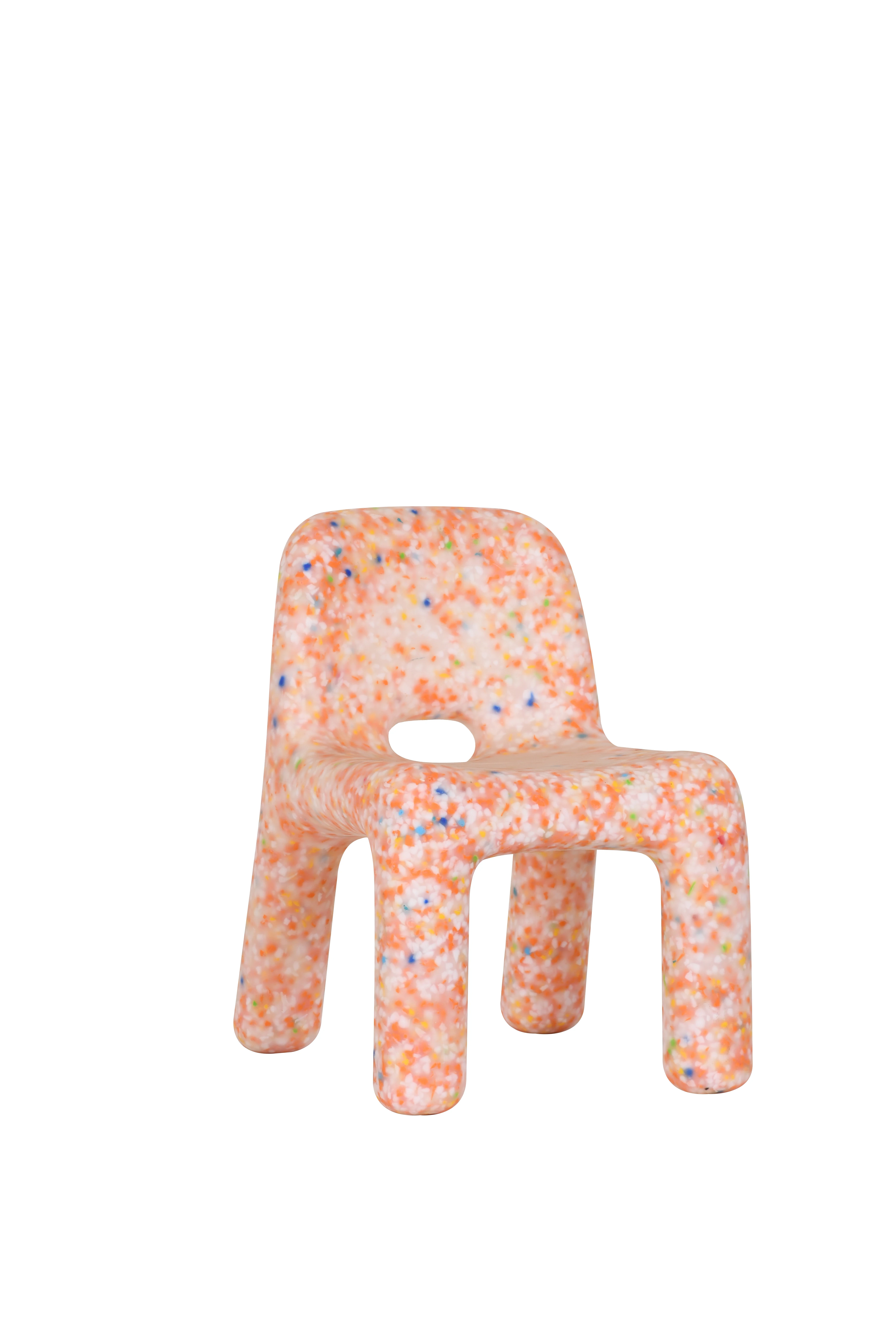 Simplicity has an original and mysterious beauty Durable Eco Materials Modern High-quality Rotational Plastic Chair