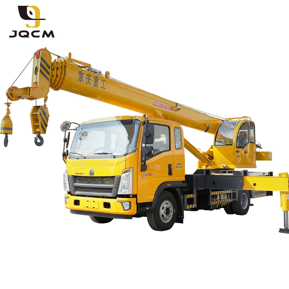 High quality and practicality 10 tons heavy truck Howo truck crane