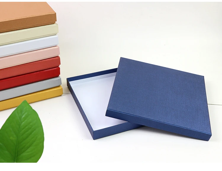 Chinese factories wholesale custom  low prices cardboard clothing box packaging T-shirts scarf box