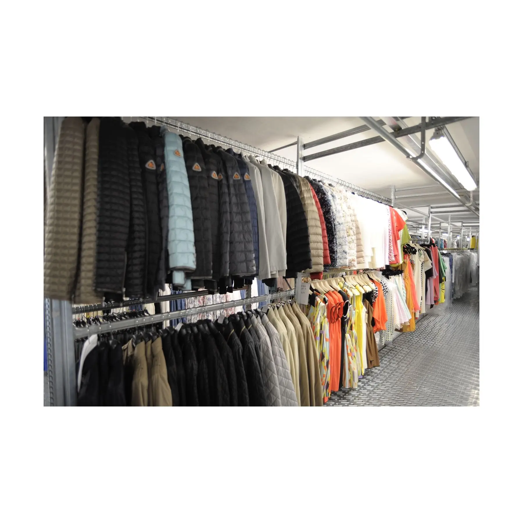 Fashion-Forward CHIARA FERRAGNI Men Coat - With Iconic Eye Patch - Make a Bold Statement This Winter