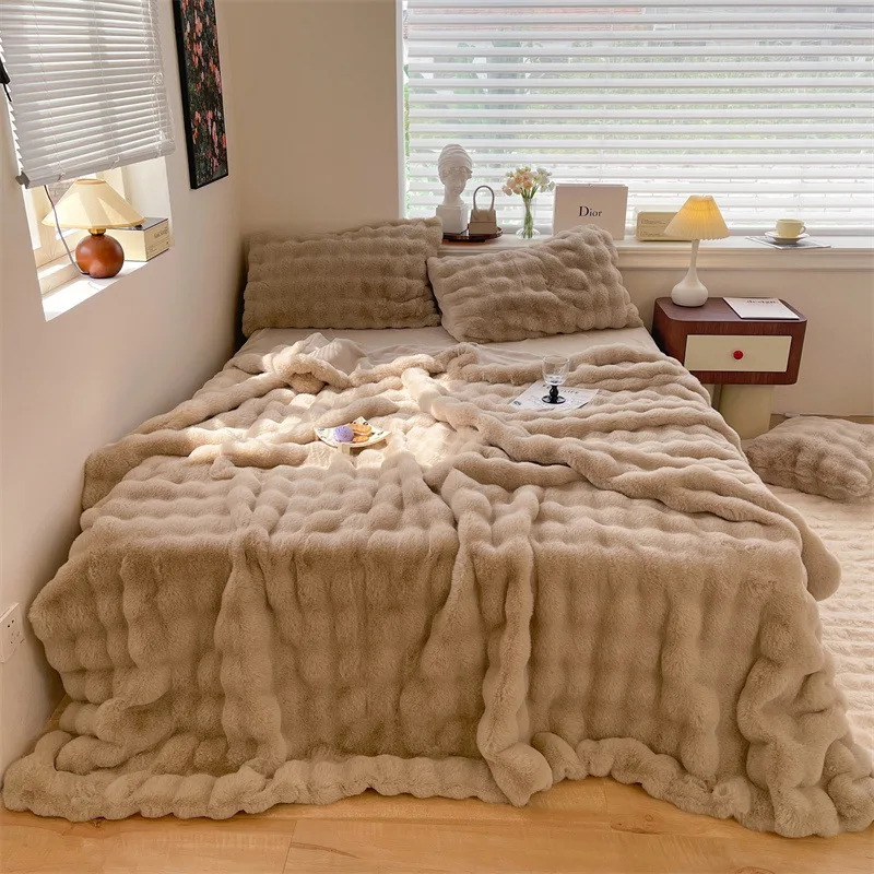 Light Luxury Rabbit Plush Blanket Sofa Leisure Fleece Blanket Autumn And Winter Thickened Warm Cover Nap Blanket