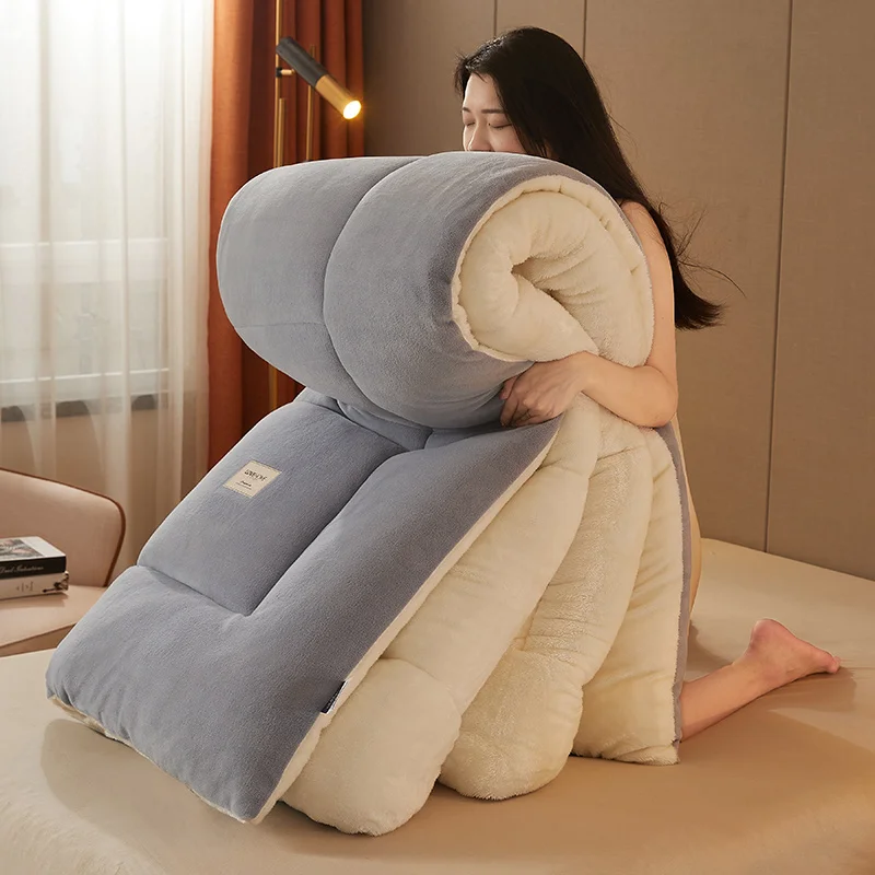 Ultra-soft Custom Milk Down Lambswool Flannel Fleece Fluffy Winter Spring Autumn Quilt Core Designer Luxury Sherpa Comforter