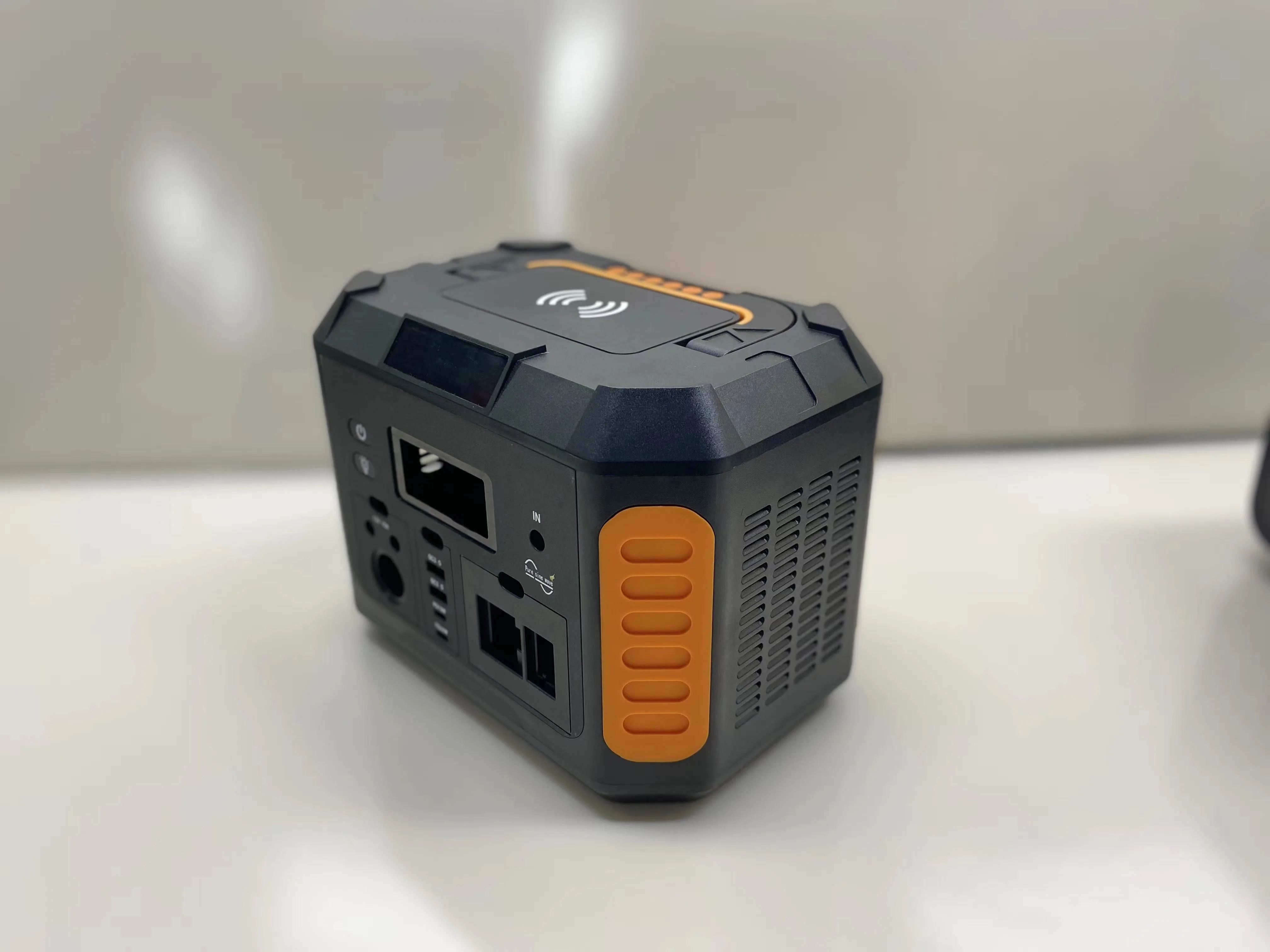 13ah 14.8v Portable solar generator/emergency power station outdoor power supply for laptop/mini cooler