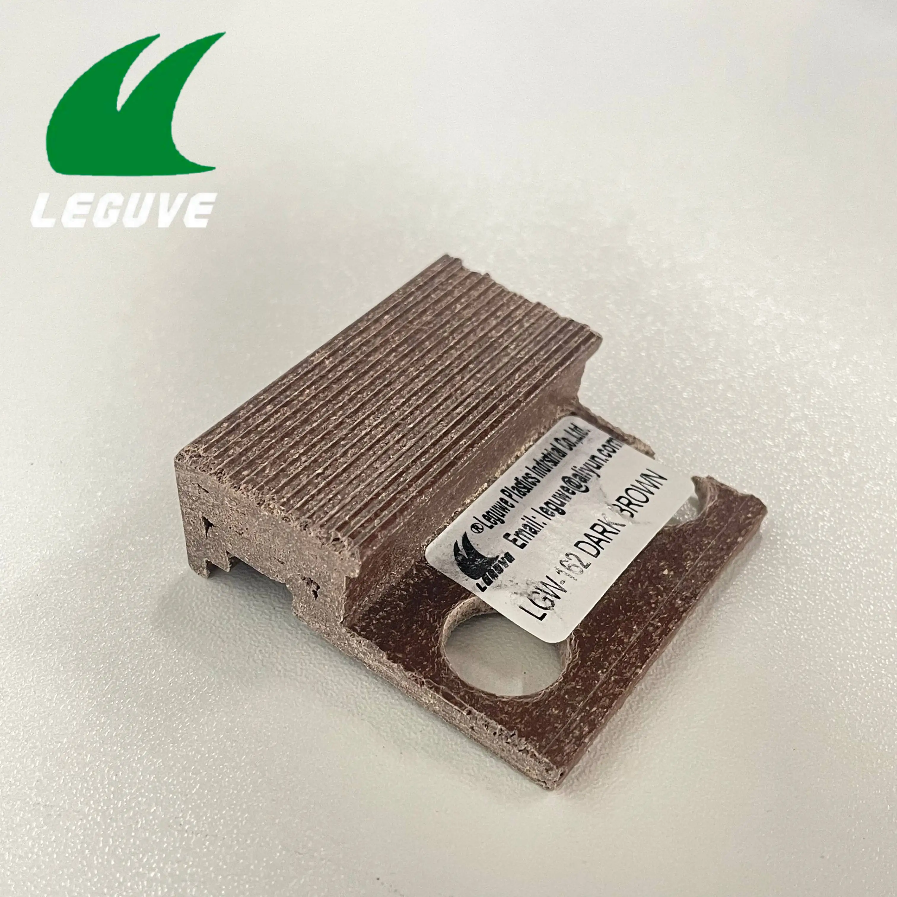 Leguwe Wood Plastic Composite Corner Edge Protection Durable WPC Trim for Construction