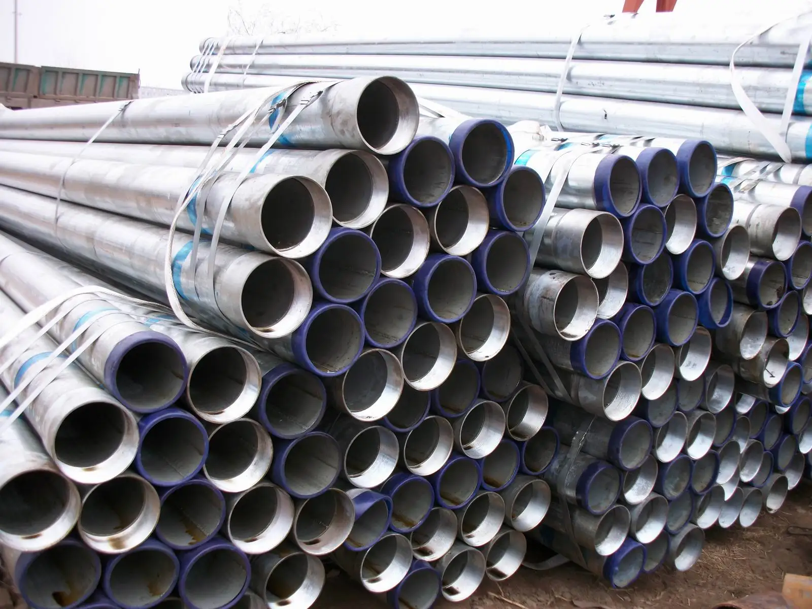 Very good price to sell Galvanized Steel Pipe and tubing 3/4' 1/2' 3/8' 6' Q235 Q345 A36 Q195 galvan steel tubular