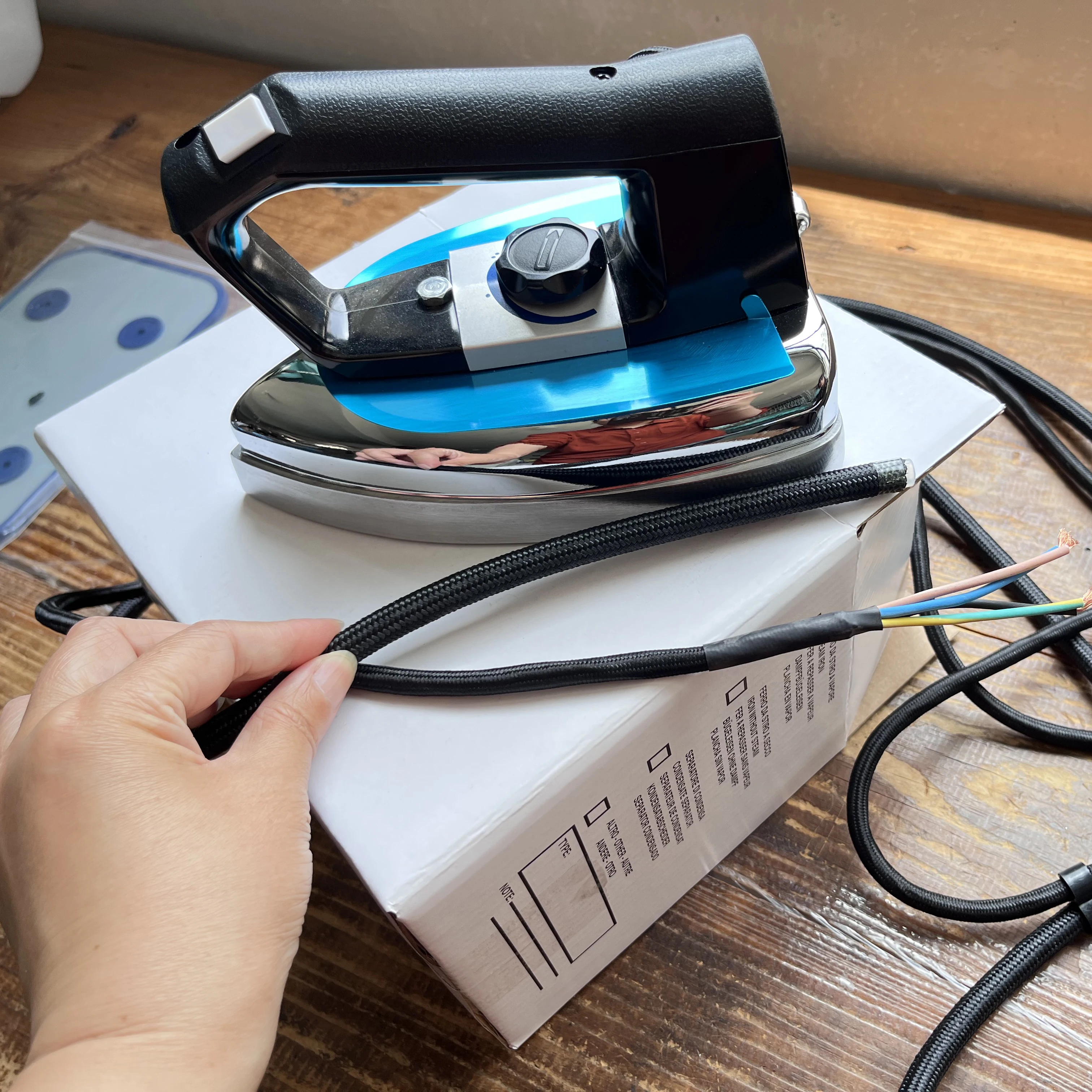 BT-2128-I Bitop industrial electric steam iron for clothes industrial steam iron