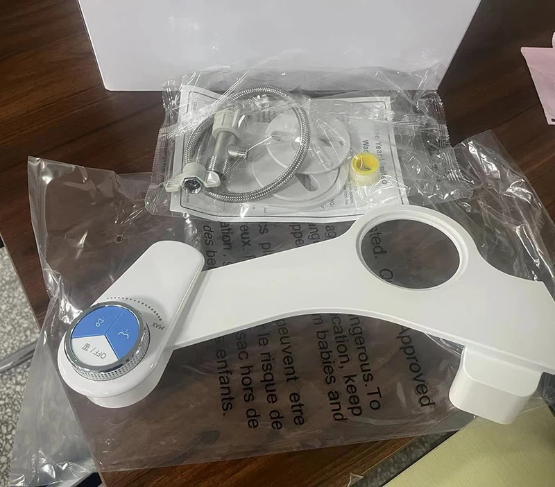 New Small Size Elegant Pressure Controls Button Self Clean Dual Nozzles Water Sprayer Non Electric Toilet Bidet Attachment