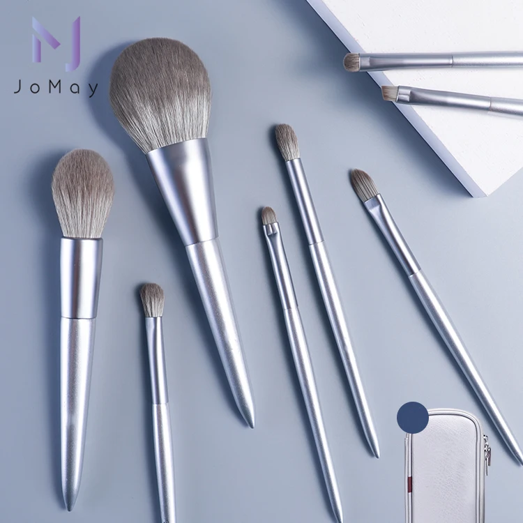 High Quality Selling 8 pcs Wooden Silver Color Handle  Face Beauty Eye Shadow Brush Foundation Brush Makeup Brushes Set