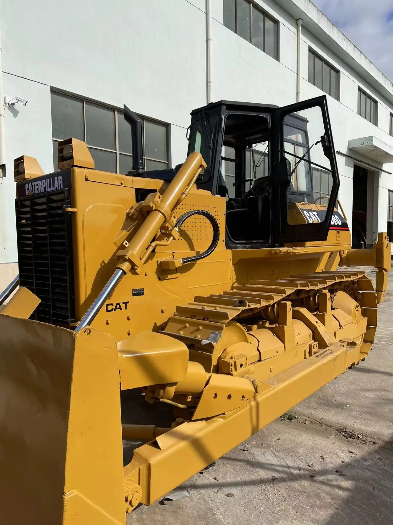 Reliable Used CAT D6G Bulldozer with Durable Construction and Efficient Performance for Sale