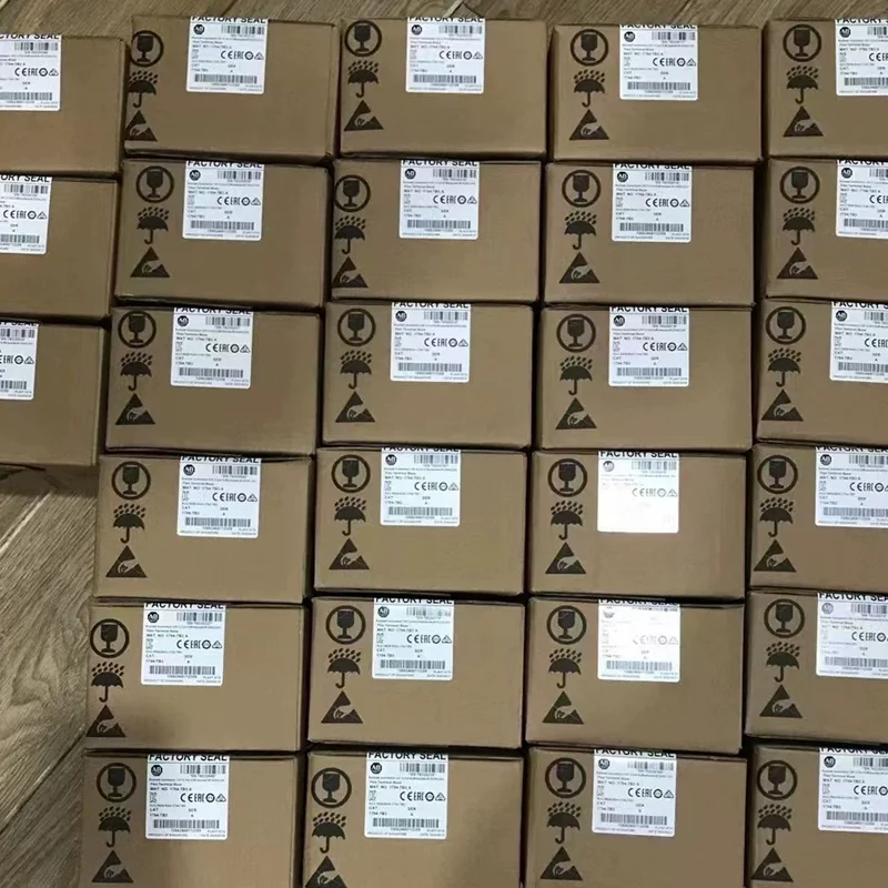 Brand New 100% Original Lenze E82EV222K4C E82EV751K2C E82EV551K4C Frequency converter