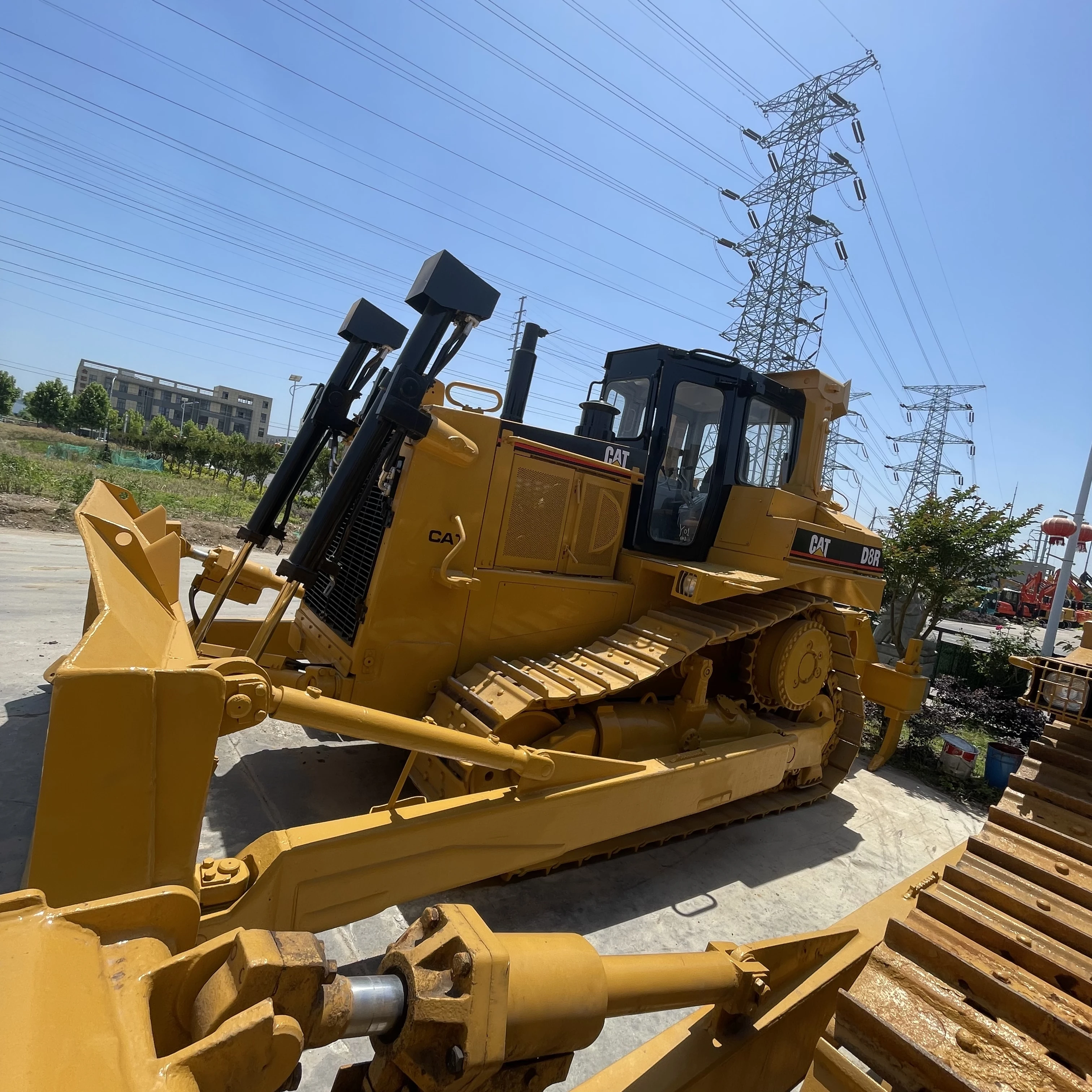 Second-hand CAT D8R bulldozer second hand earth-moving CAT D8R pushdozer with low price and cheap for sale