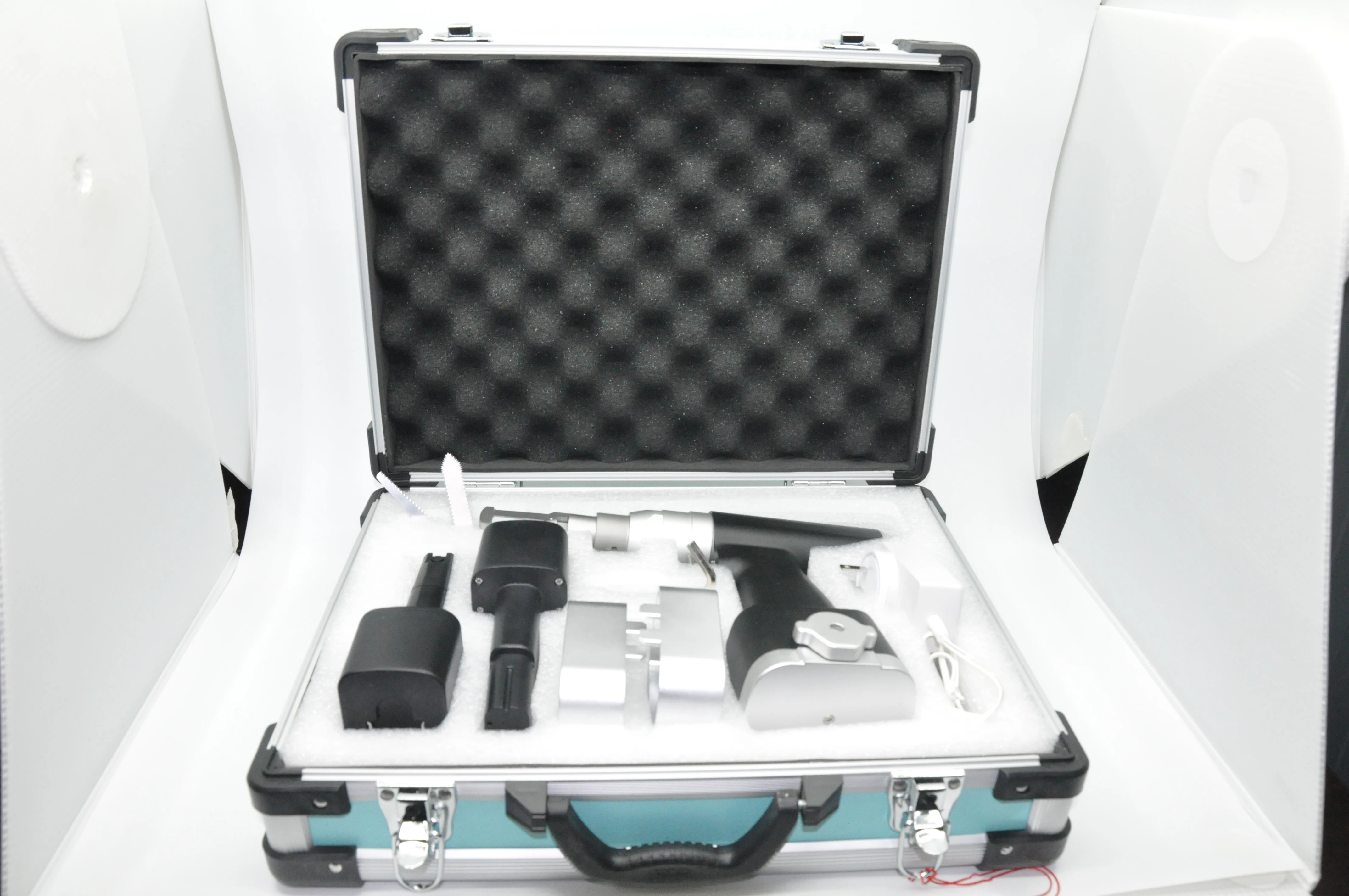 Orthopedic Medical Instrument Sternum Saw with Free Accessory Support.