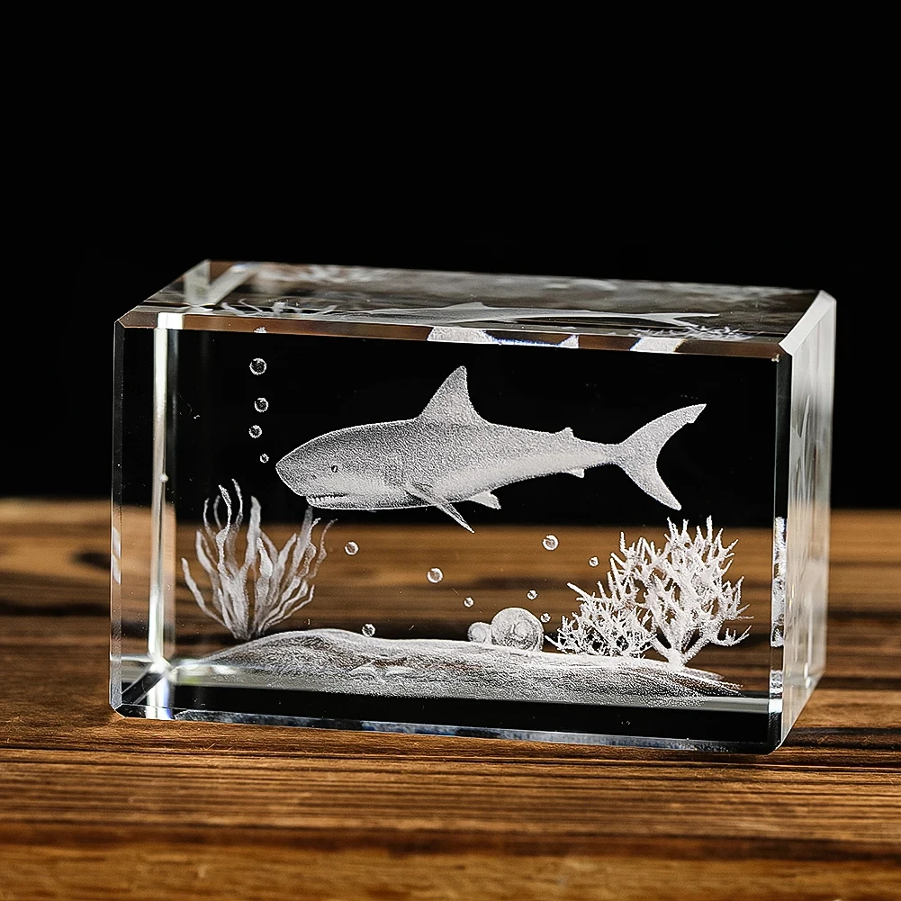 Honor of crystal Animals Type 3D Crystal Inner Carved Shark Model Crystal Souvenir Desktop Decor