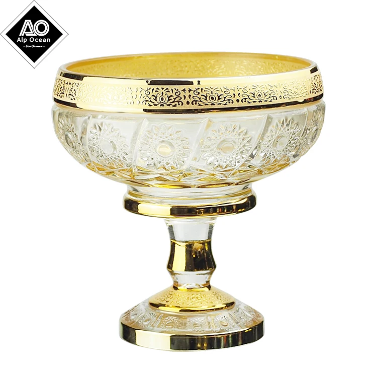 Большая стеклянная чаша классического богемского дизайна с золотым украшением
