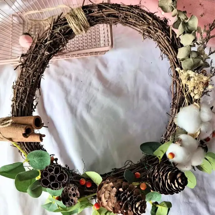 wholesale Ins wedding handmade pine nuts kapok home decorative christmas wreath