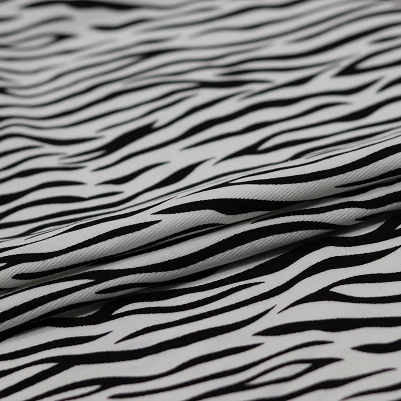 
Twill 100% Cotton Fabric Leopard Printed Fabric For Coat Pant Bag Hat clothing fabric 