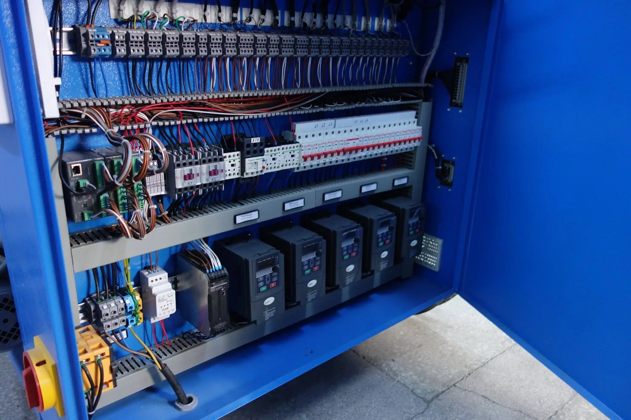 Cheap price High quality 55kw 380V variable frequency drive inverter vsd AC Drive with break unit and EMC filter