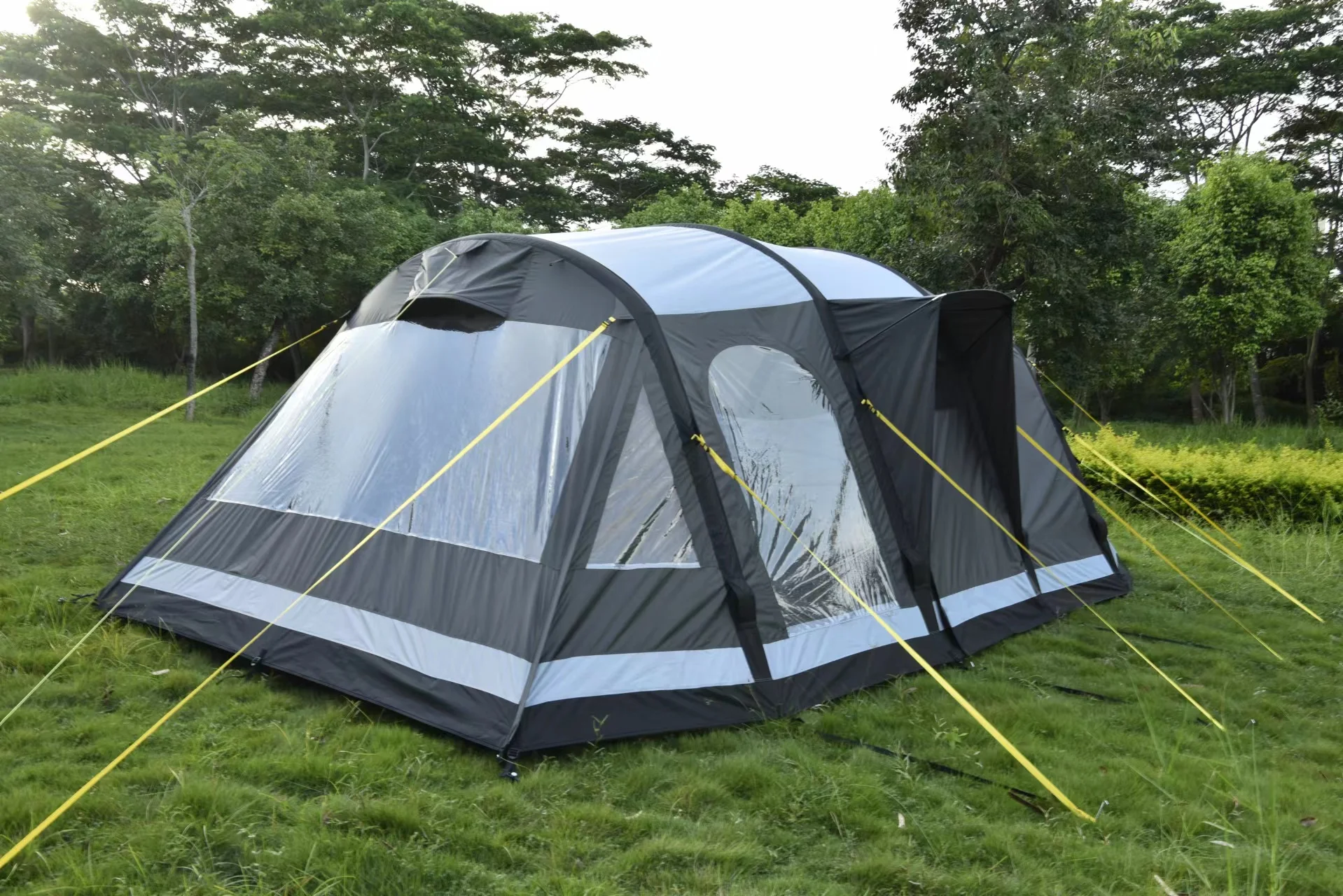 Silverline  Inflatable tent for 4 person tent bedroom with black coating