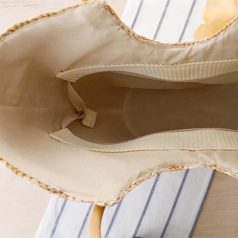 Hot selling bolsos vacation handbag with round handle Bohemia rattan beach bag floral basket straw bag