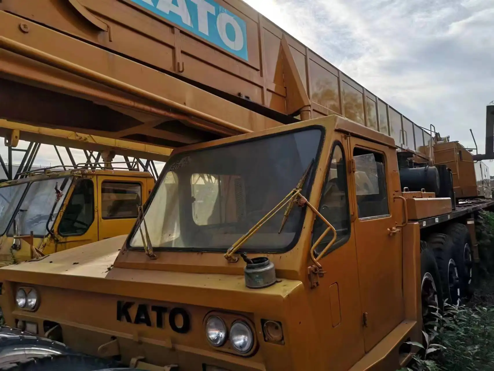 second-hand Kato crane nk800 hydraulic truck cranes mobile 80t lifting capacity heavy equipment for good performance
