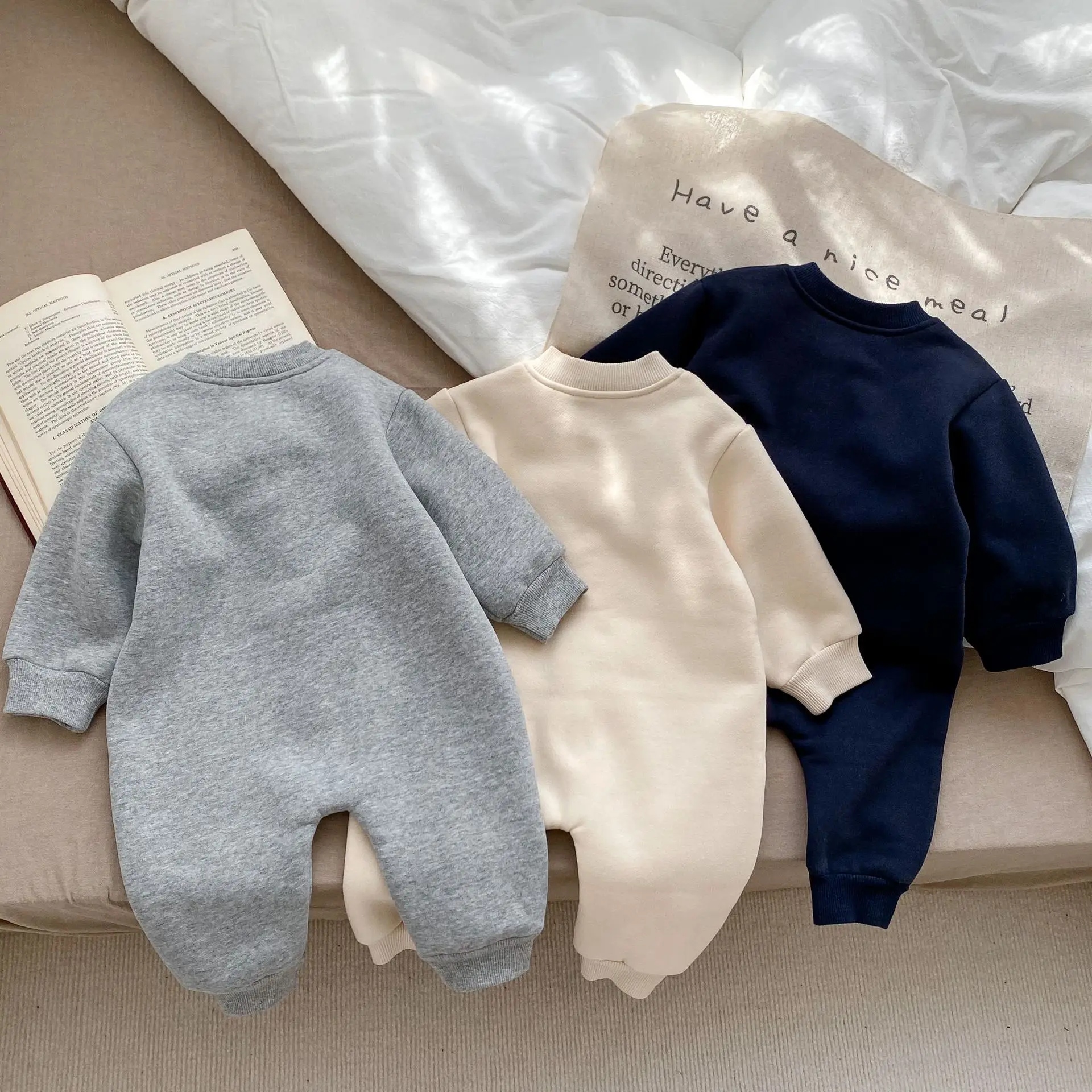 Newborn clothes thickened winter baby solid color bodysuit plush baby long sleeve jumpsuit