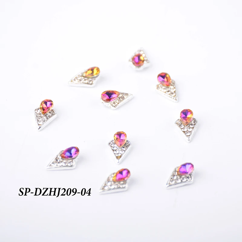 New Arrival Bulk Metal Nail Rhinestone Jewelry Chrome Heart Nail Charms