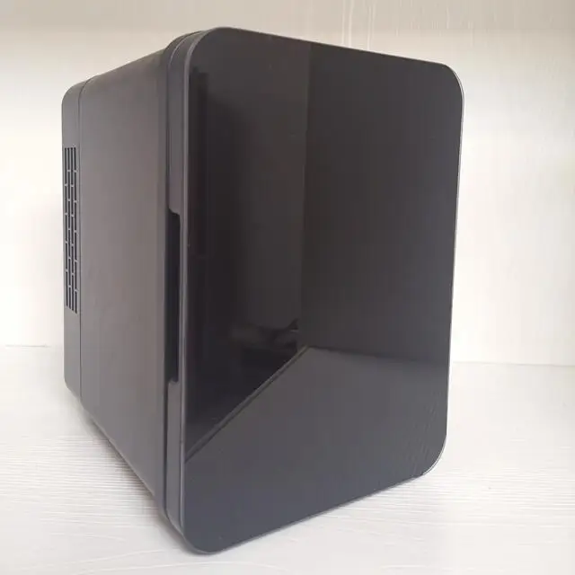 4L Black Paint Body  Black Glass Door Small Portable Fridge for Makeup Mini Fridge