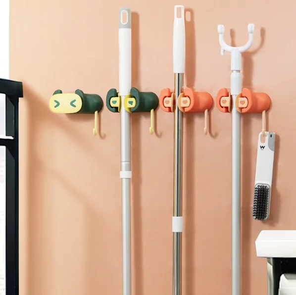 Strong seamless punch-free mop clip